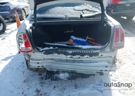 2012 Chrysler 300C Luxury Series z USA, uszkodzony, nr VIN 2C3CCAPT5CH253894